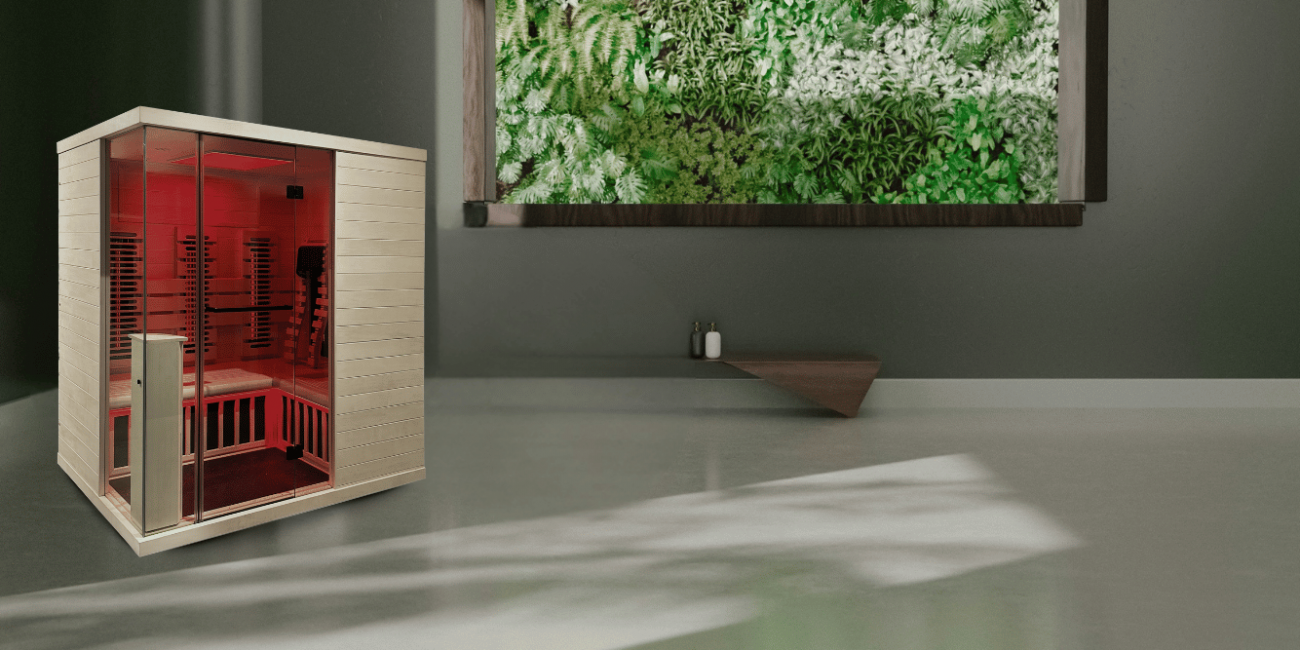 Die Infrarotwärmekabine 180 Blackline steht in einem modernen weitläufigen Wellnessbereich